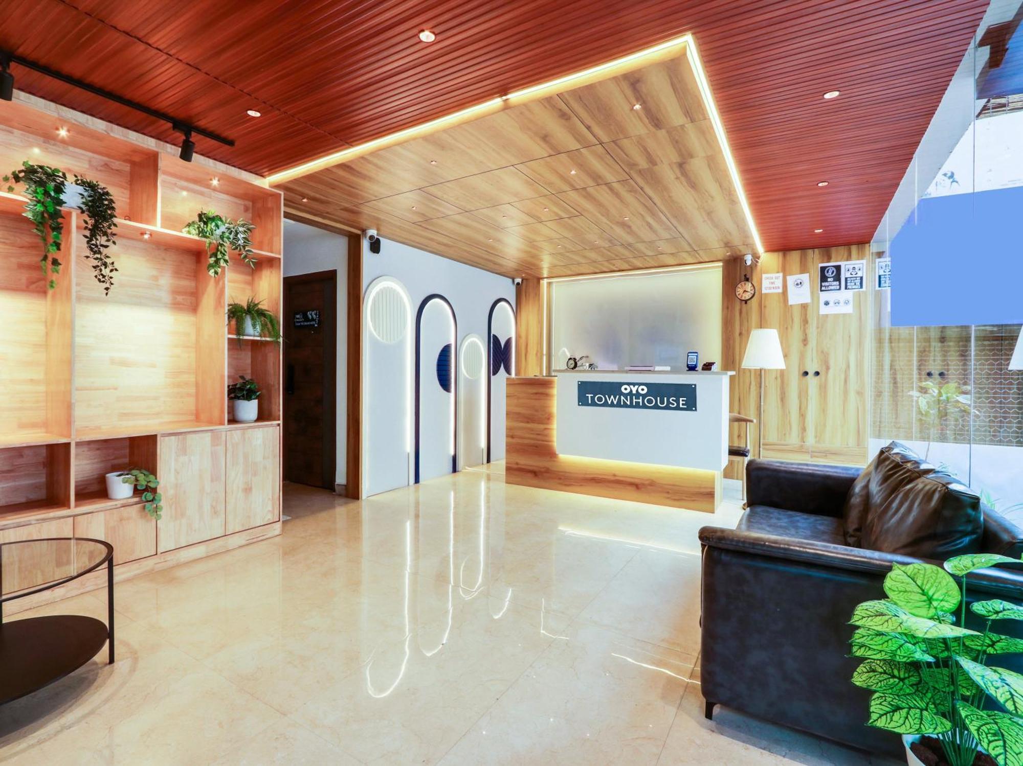Townhouse Casa Grand Hotel Hyderabad Exterior photo